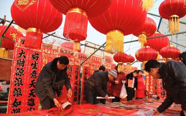 "年"到底是怎么一回事情,中国人又为什么要"过年"呢?