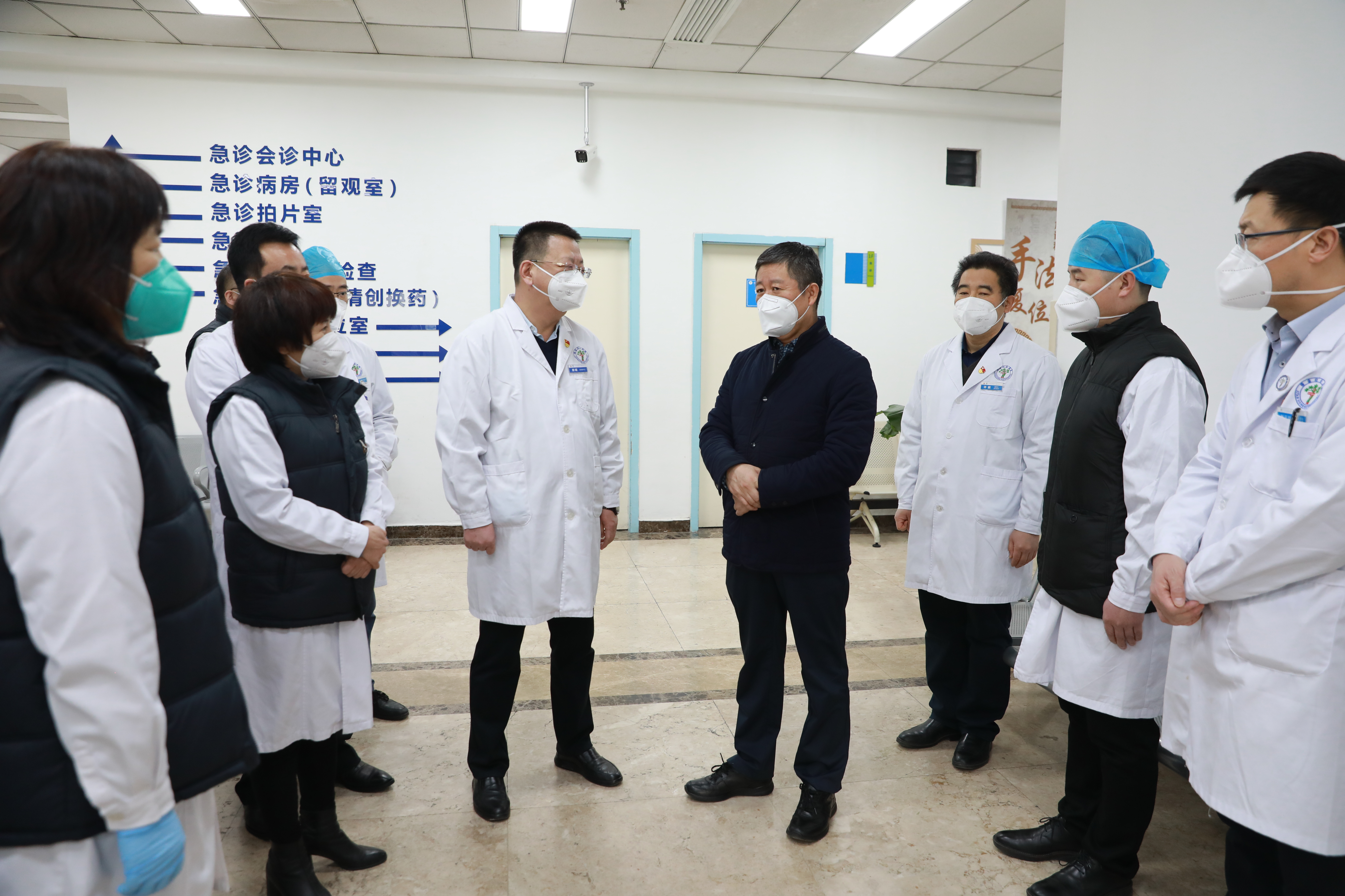 西安市卫生健康委主任刘顺智来院督导检查疫情防控和医疗保障工作