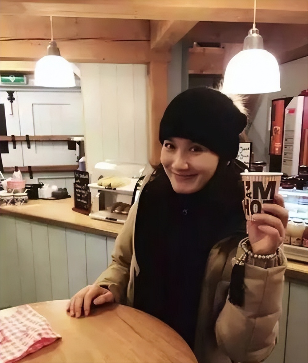 演员潘雨辰，失败的婚姻让我终身难忘，和女儿相依为命很幸福