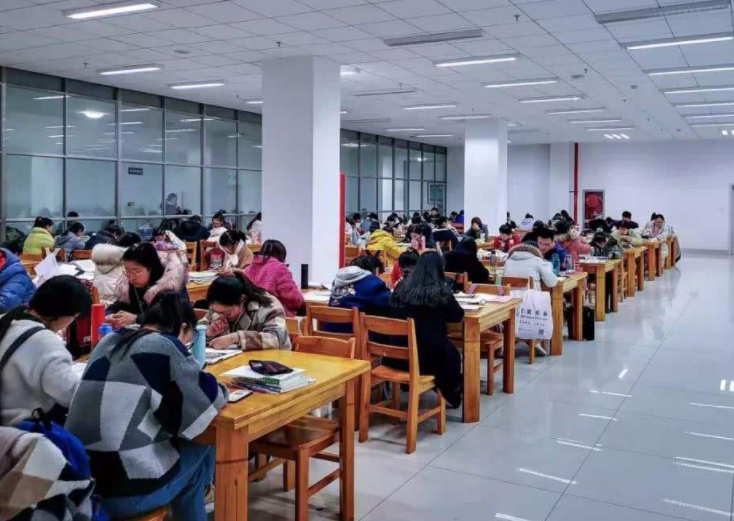 研究生迎来新调整，学制年限将延长，部分高校2022年开始落地执行