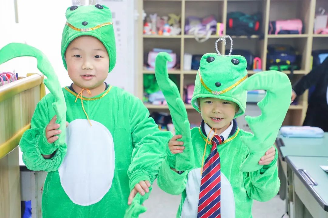 花田花绽，阅读悦心｜双流区黄甲小学举行读书节之阅读表演赛