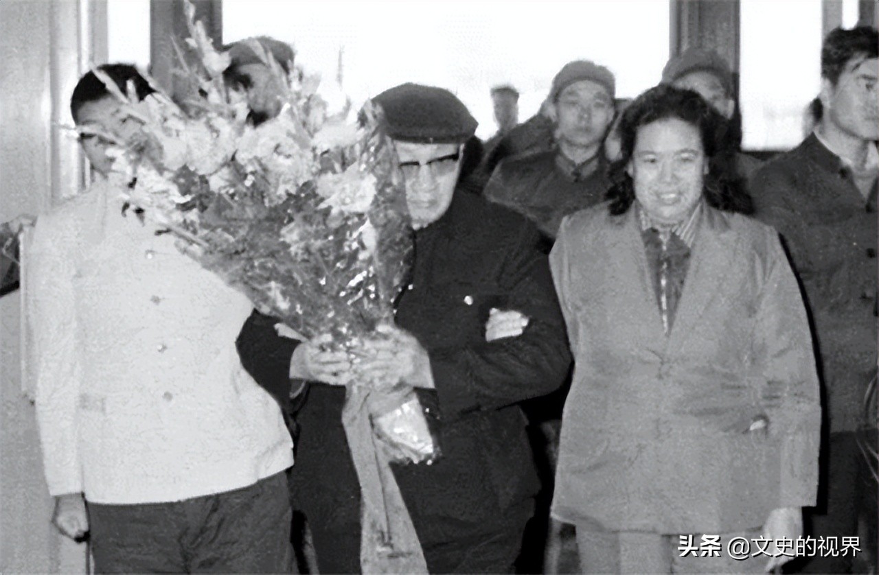 2007年毛岸青在北京逝世，病逝前嘱咐毛新宇：我要和妈妈葬在一起