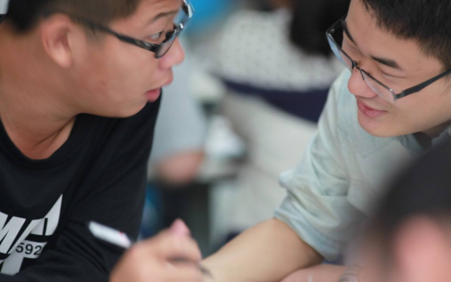 高中班主任直言：从教30余年发现，有后劲的学生往往是这3类