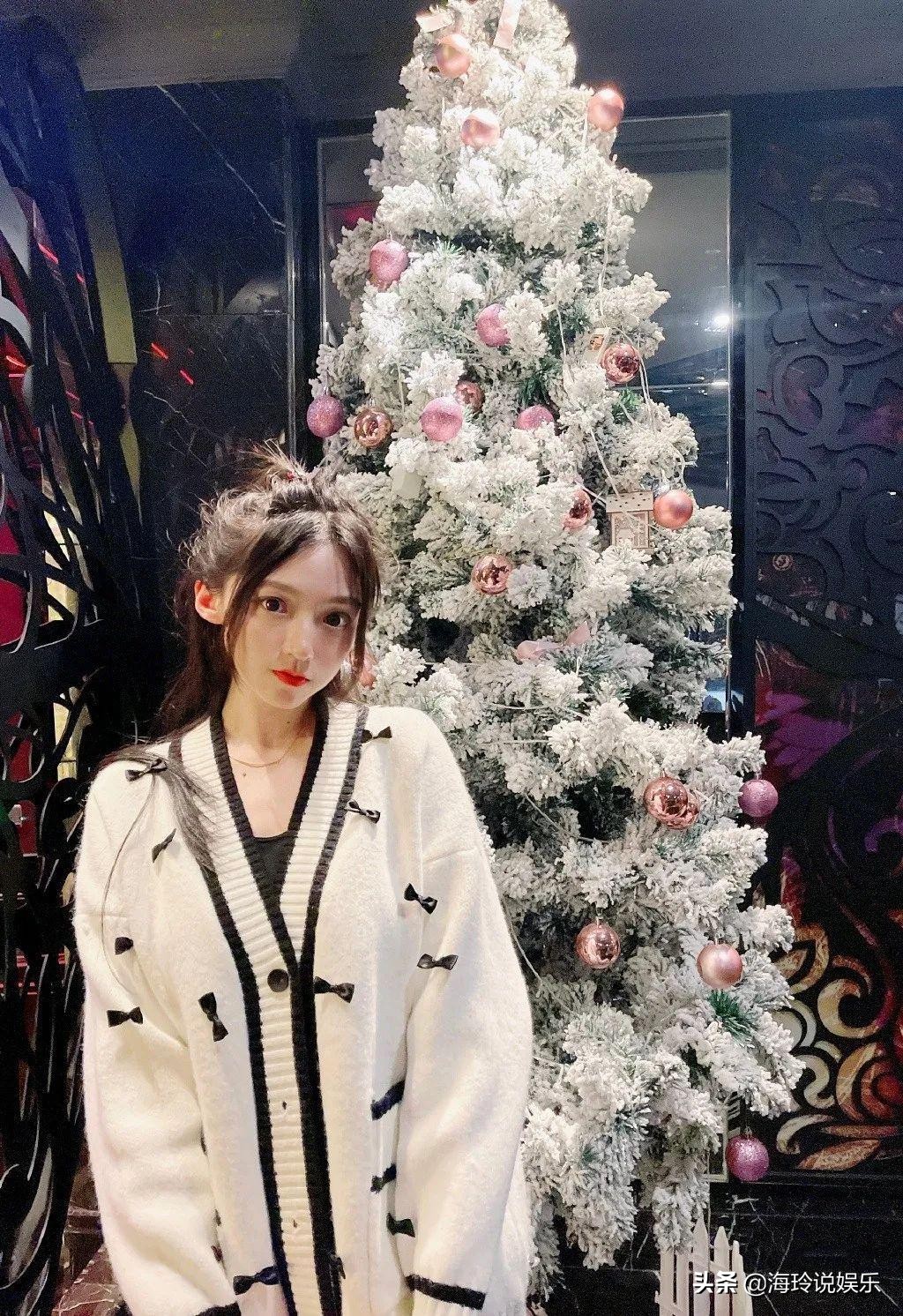 天云，美貌与智慧并存的KPL美女解说员