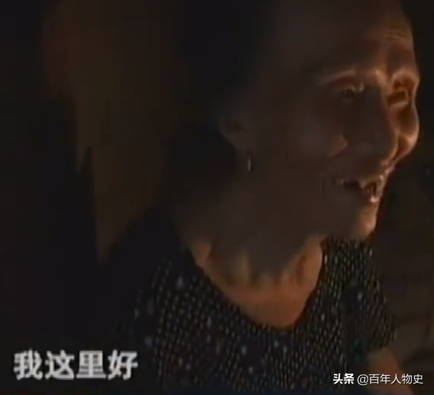 湖南83岁失明老妇住猪圈，4个子女不管不顾，儿子：住猪圈挺好的