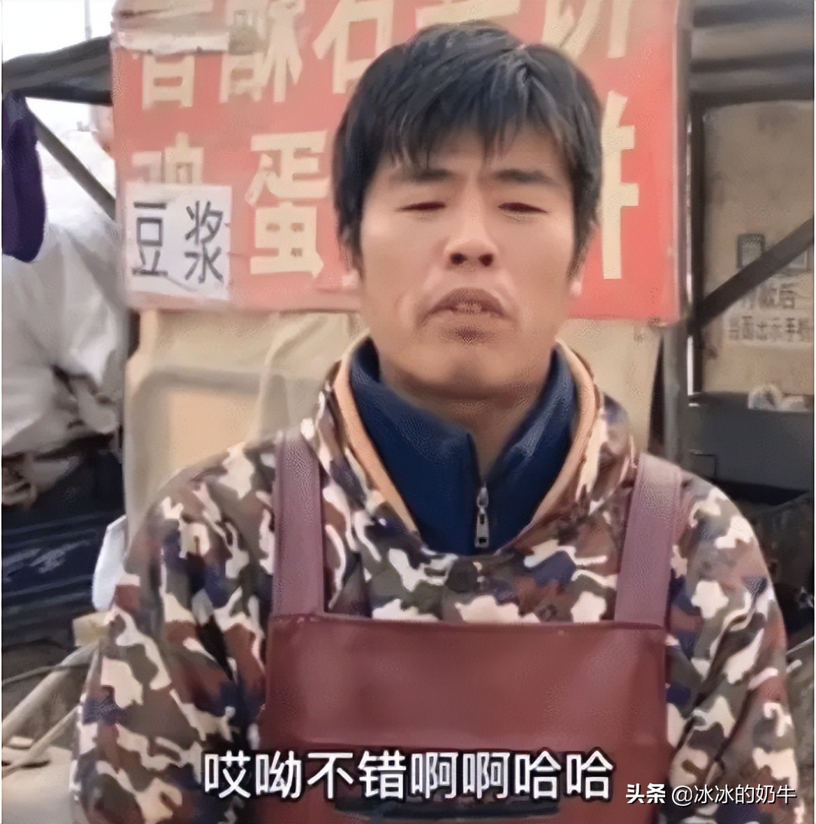 还记得周饼伦吗？热度散去，他又回到了现实，继续做他的小生意