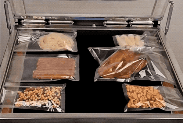 为什么真空封包食品，大多把易撕口放在塞满东西的那头？​