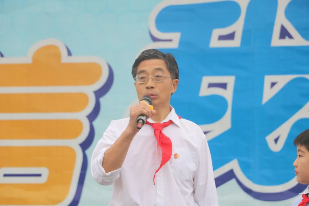 成都市双流区实验小学外国语学校有序推进新队员入队仪式课程