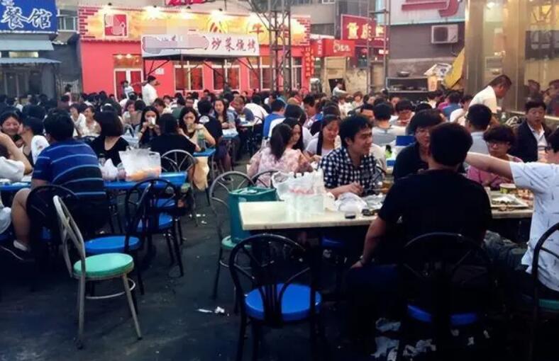 辽宁烧烤店利用“免费烧烤”，一年盈利162万，这套路太牛了