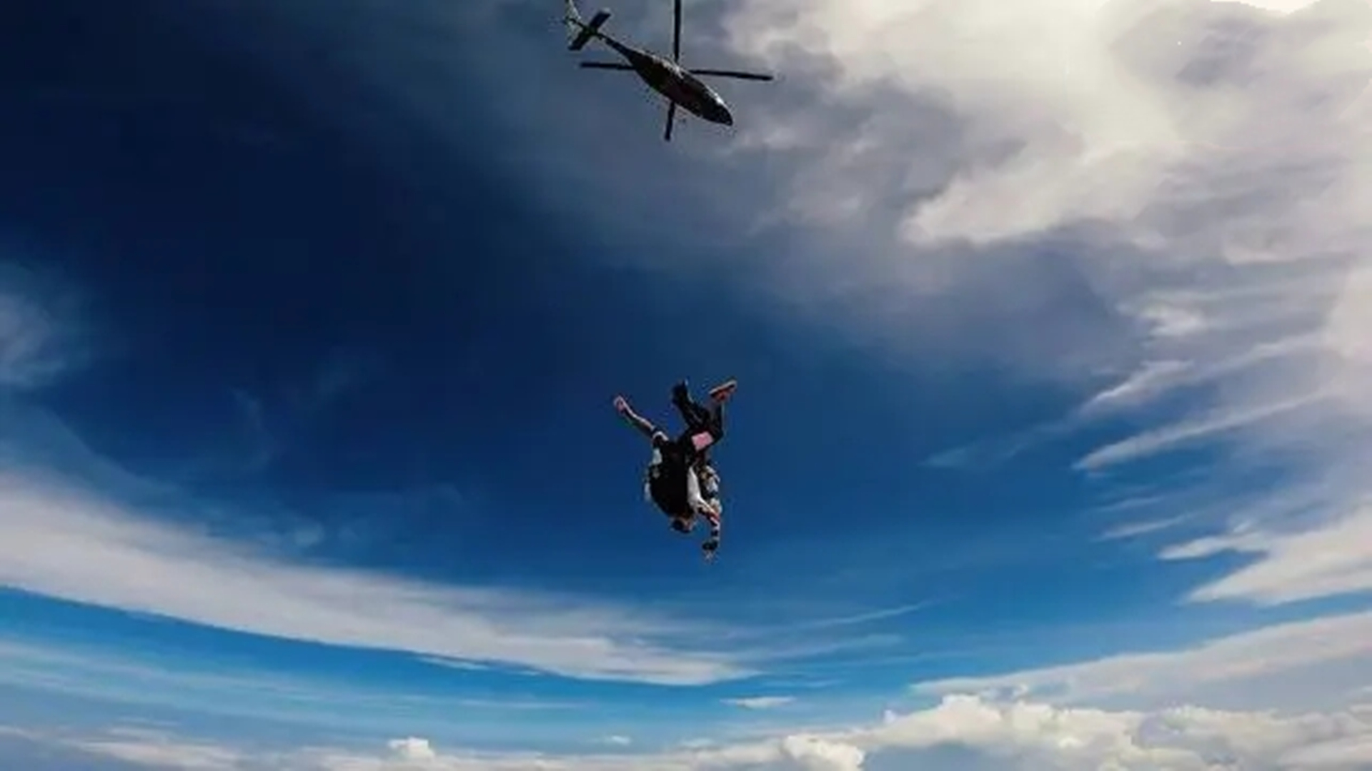 2020年，大学生刘安在天门山翼装飞行时遇难，这项极限运动值得吗