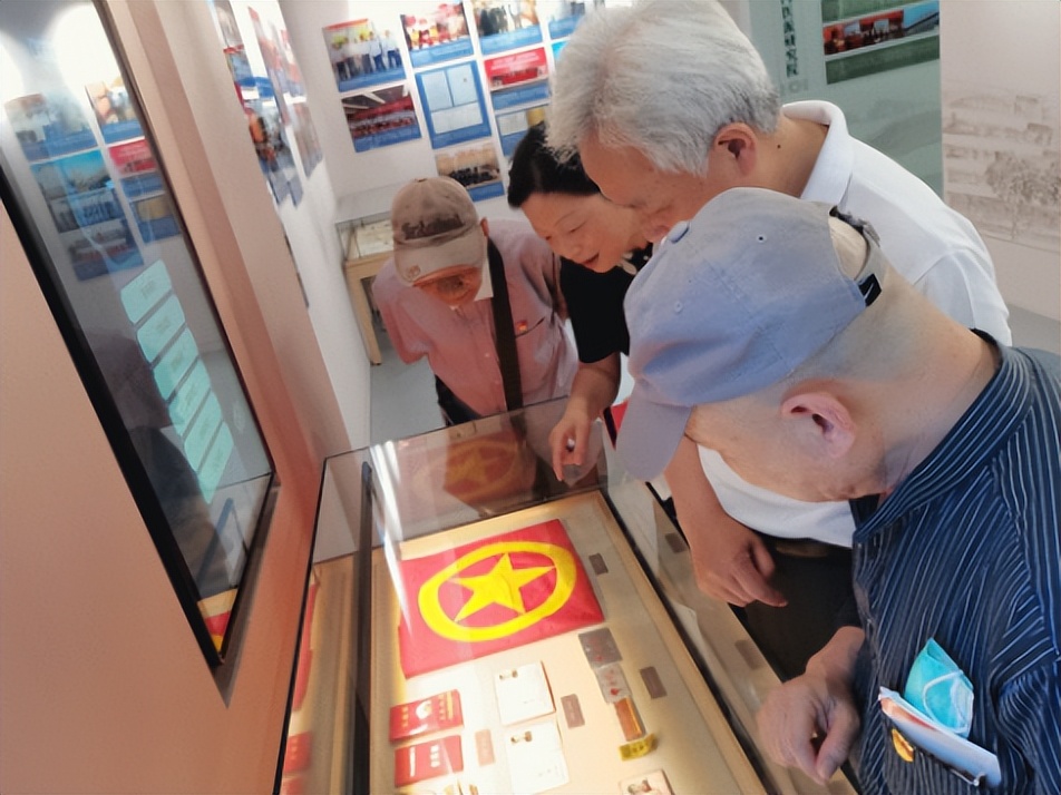苏州市中医医院组织退休党员开展主题党日活动