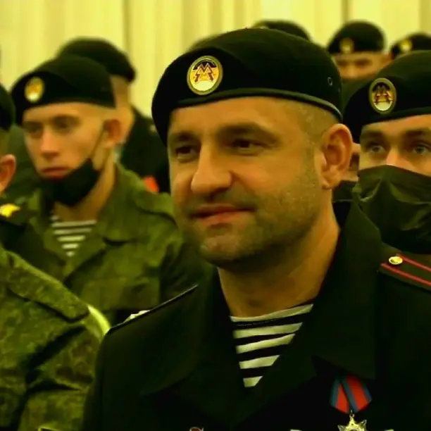 �����ӱ���Ӫ������ս����ı�����׽��棬�վ���׷�ڶ�����Ӣ��