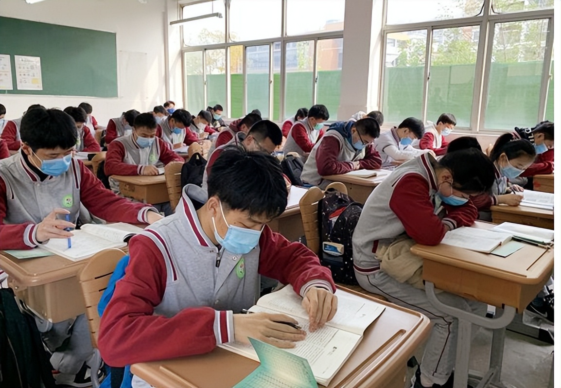 高中数学成绩不理想，报考志愿时避开三个专业，未来发展会有影响