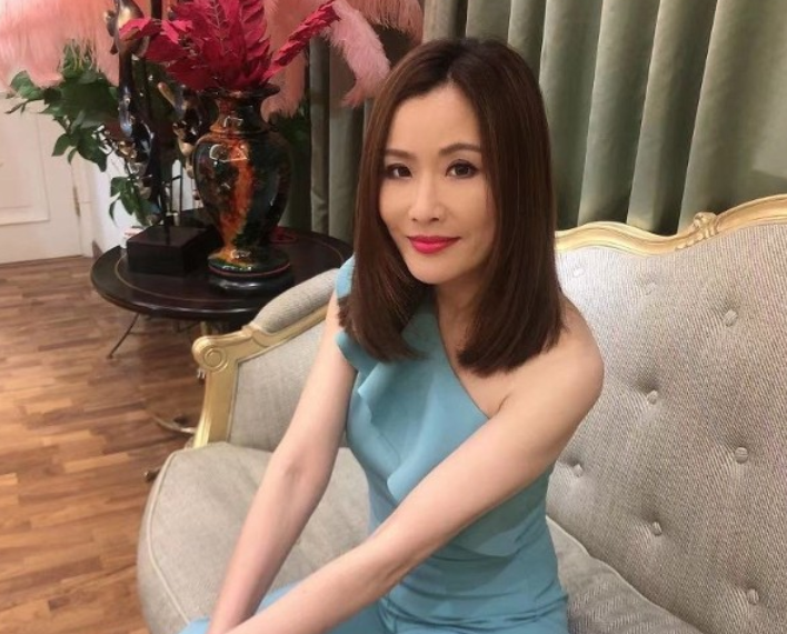 50岁张文慈因未婚被嘲，霸气回应：年纪大如何？想结婚马上就能结