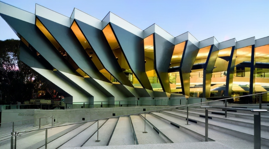 新学期学费计划：莫纳什大学学费上调6%，墨尔本大学学费9折