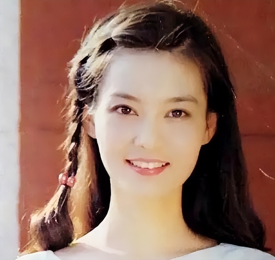 潘虹：离婚36年依旧单身，一生无儿无女，60岁以后有了烦心事