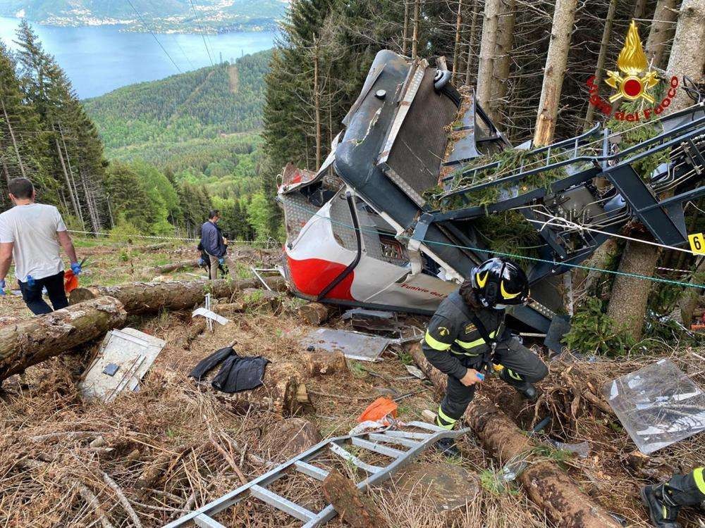 23年前,贵州马岭河风景区缆车坠落事件,幸存儿被韩红培养成才