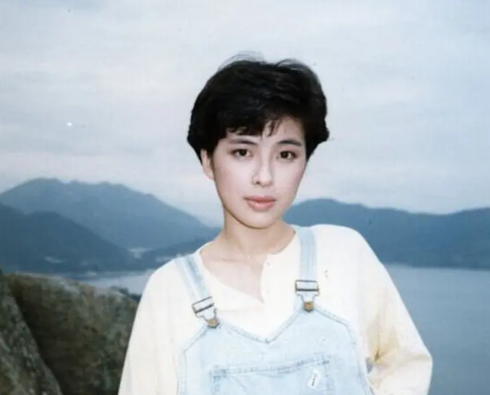 张学友妻子罗美薇:洁癖到3年连换21佣人,她凭啥被独宠37年?