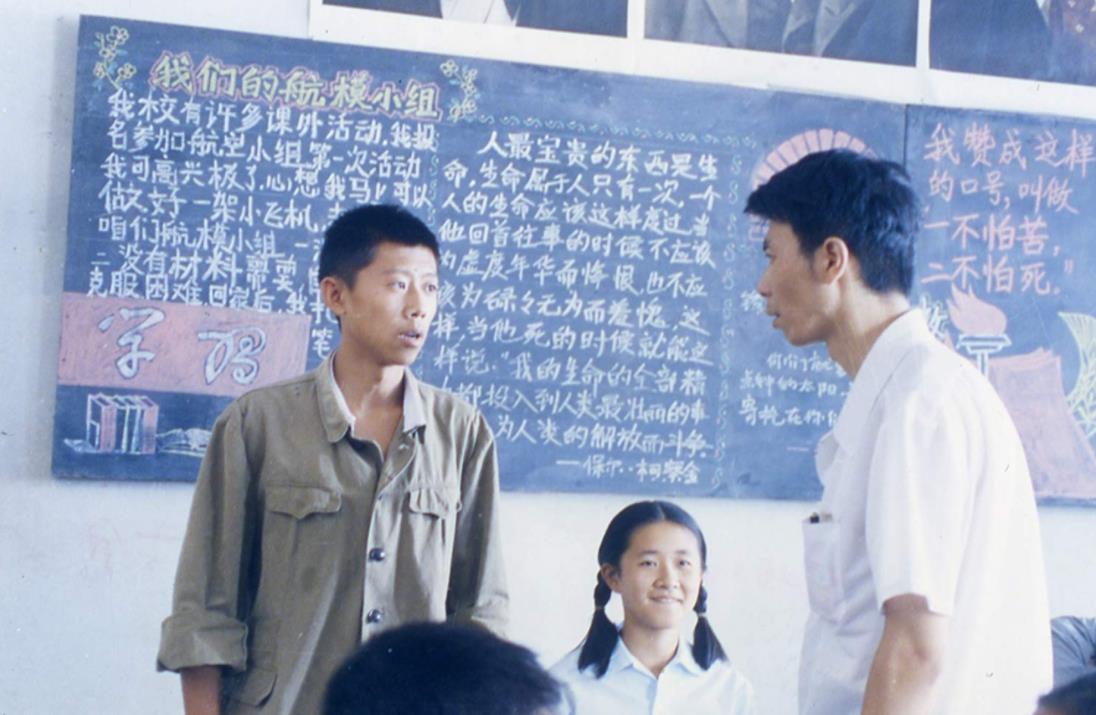 罗晋《庭外》今晚6点开播，阵容强大，3大看点啥都有，有大剧看了