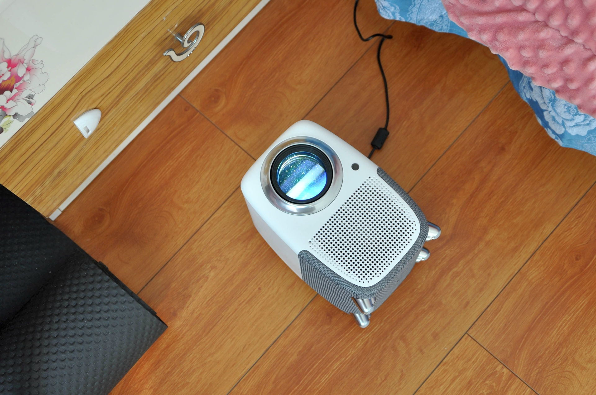 泰捷 WEBOX T1S 投影儀新品評測：千元售價真1080P，還支持梯形校正