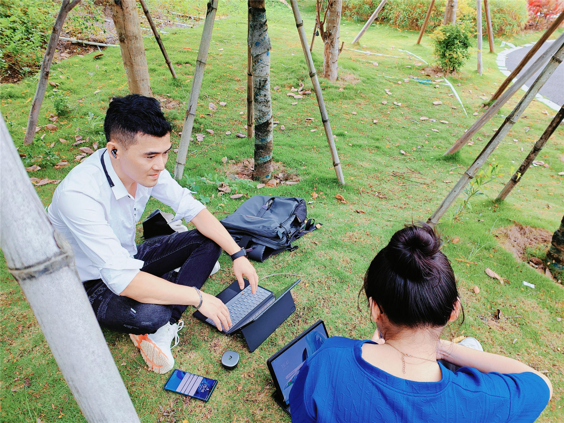 会议录音转文档，一个降噪耳机满足全部需求，科大讯飞是真敢造呀