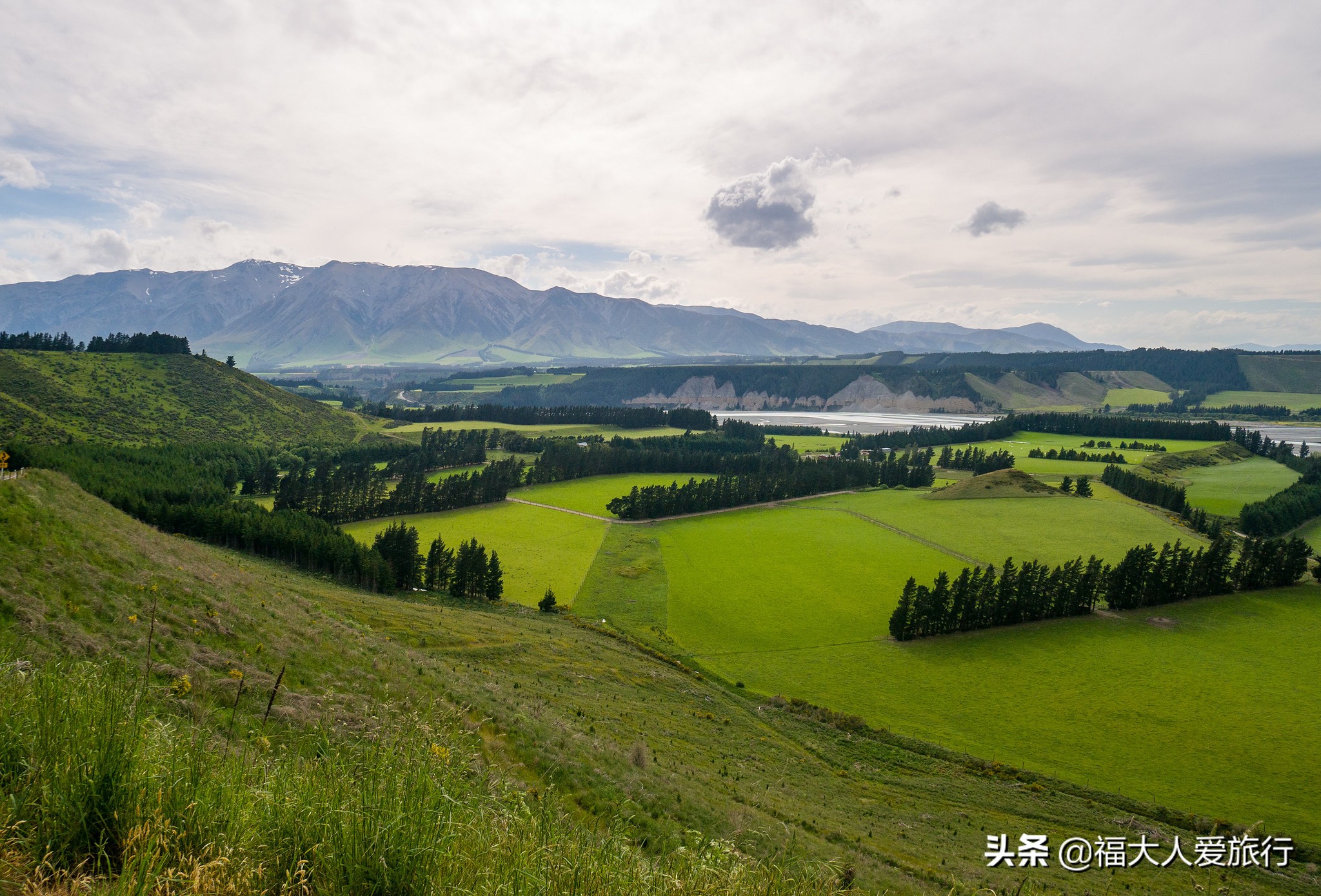 云游翠绿色的新西兰，1万人口已是地区大城市，自驾旅行太舒服