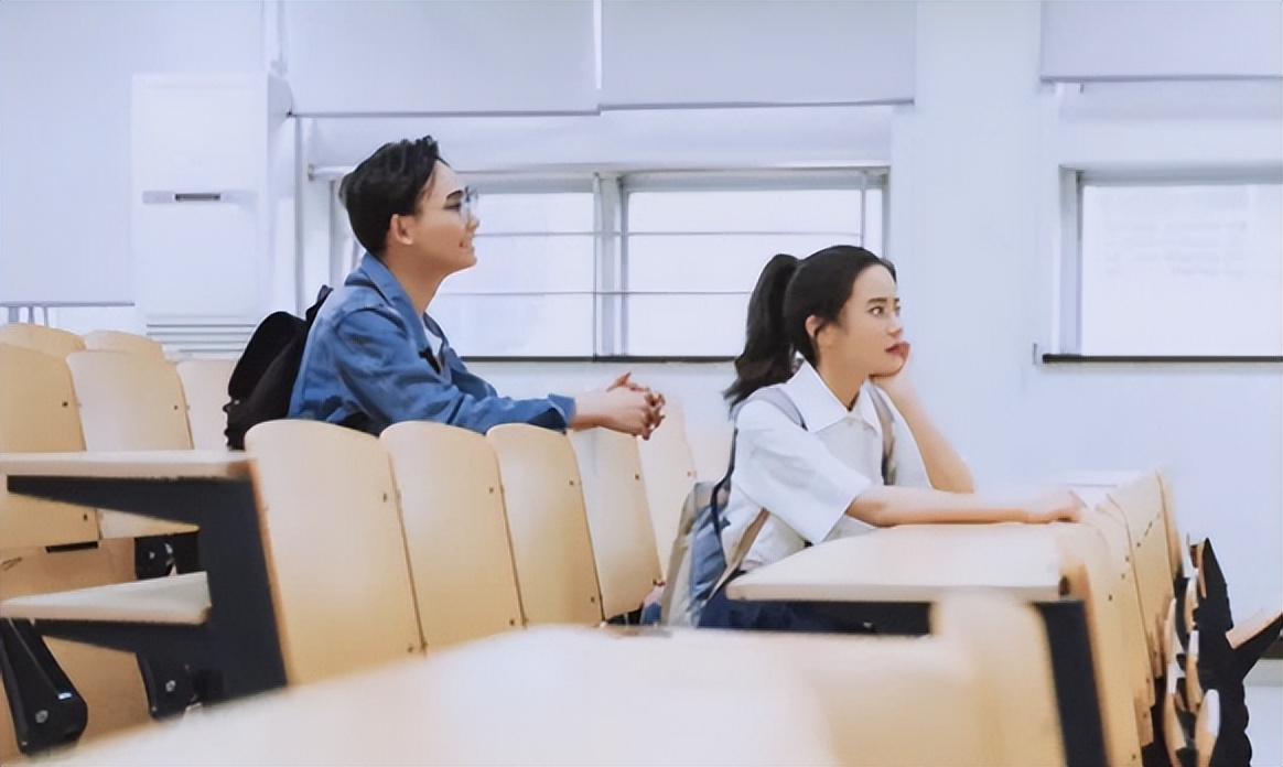 男生家长给孩子忠告，尽量在读大学时找对象，毕业后才懂得原因