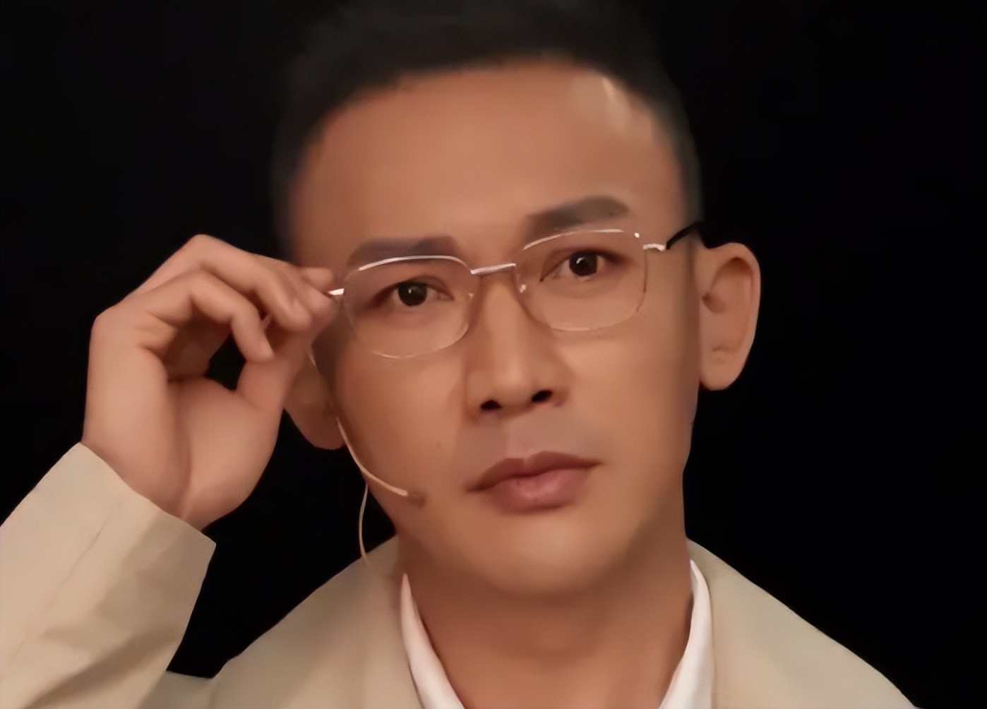 当光头的明星拥有头发：张卫健很帅，徐峥成小鲜肉，葛优很无奈