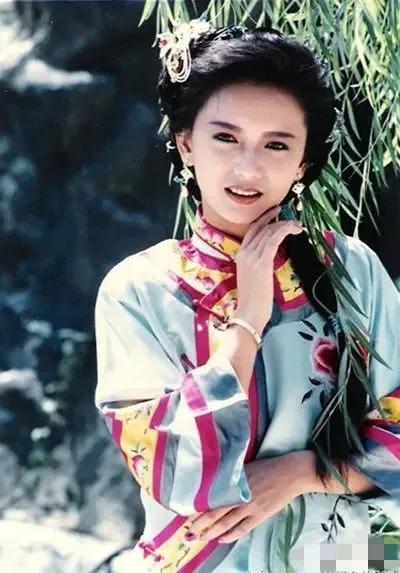 19位惊艳了时光的“80年代港风美女”，个个美到窒息，一见误终身