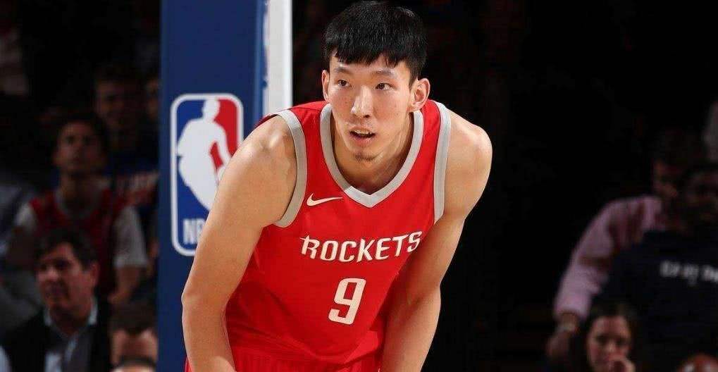 耐克签了哪些nba明星(耐克给姚明4年160万的球鞋合同，简直和巴克利亲驴屁股一样愚蠢)