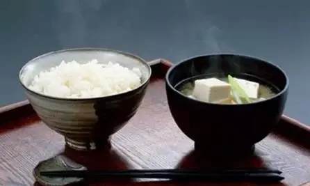 每天少吃一顿饭，过午不食真的健康吗？你想的未必是事实真相