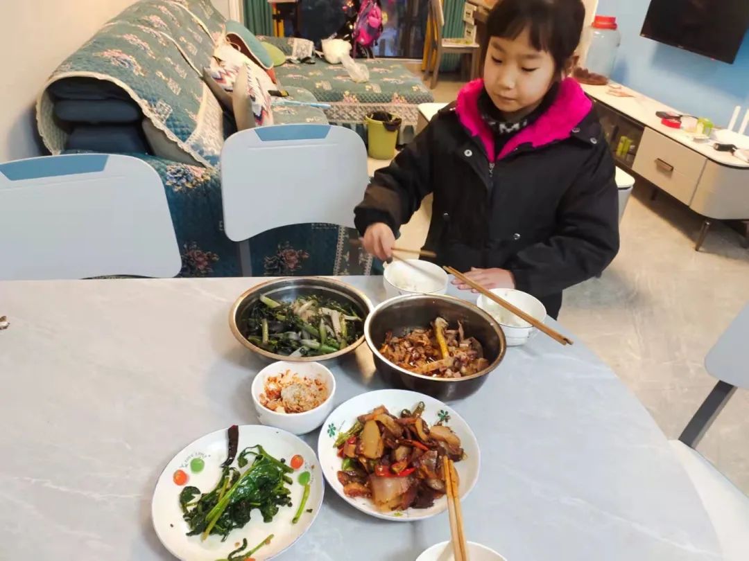 以劳动之名 收获成长之乐｜新兴小学开展“小农夫”劳动教育课程