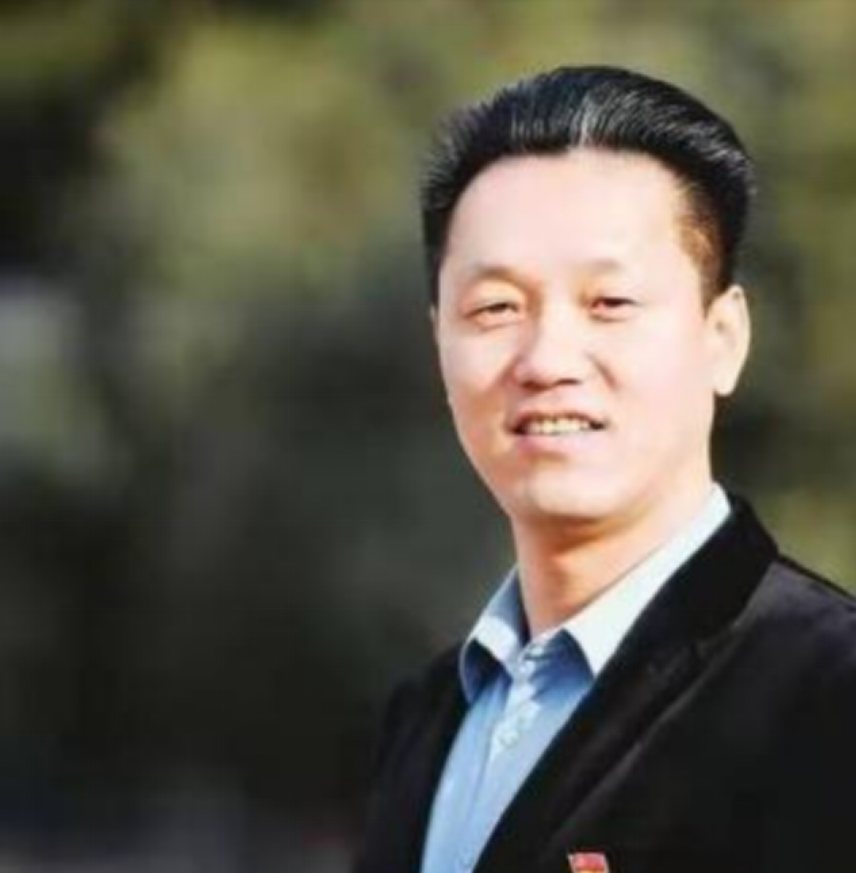 张俊成：北大保安自考第一人，从保安到校长，他已育人无数