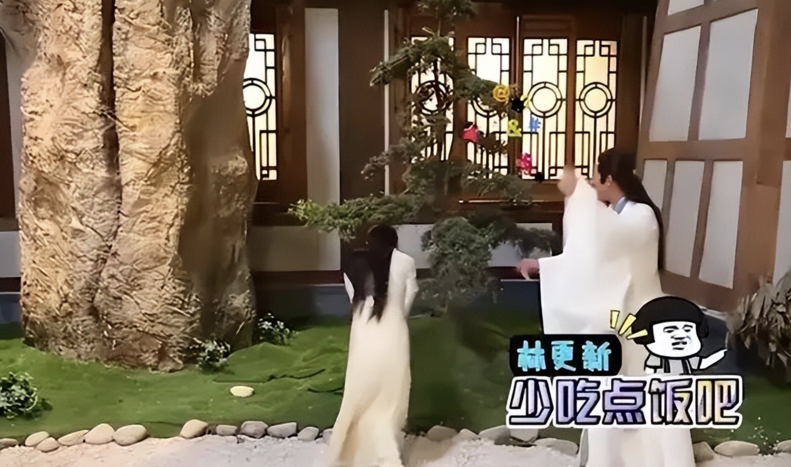 眉毛稀疏、假腹肌、高跟鞋，男星7大作假，男人的虚荣心多可怕