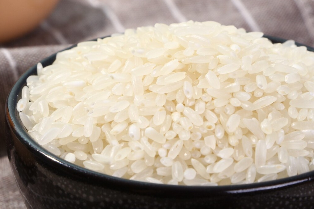 买大米，长粒和圆粒有啥区别？原来有2点不同，很多人搞不懂