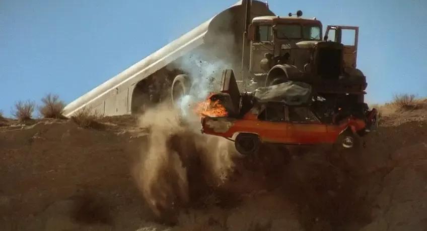 两个破车，一个天才 斯皮尔伯格的处女作电影《决斗》