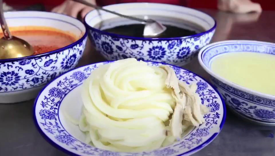 面皮的调料比例（凉皮料水的详细配方讲解）
