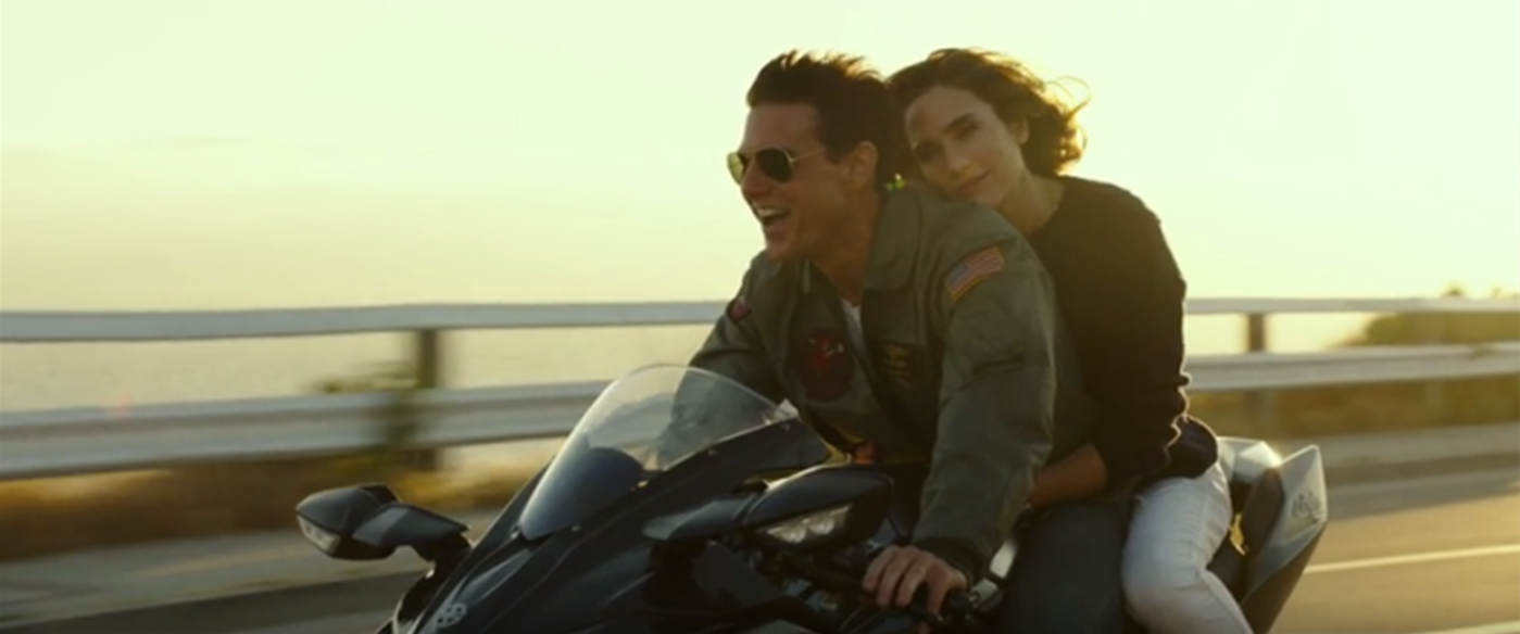 北美破26亿，全球大爆50亿，《壮志凌云2》这下真的爆了