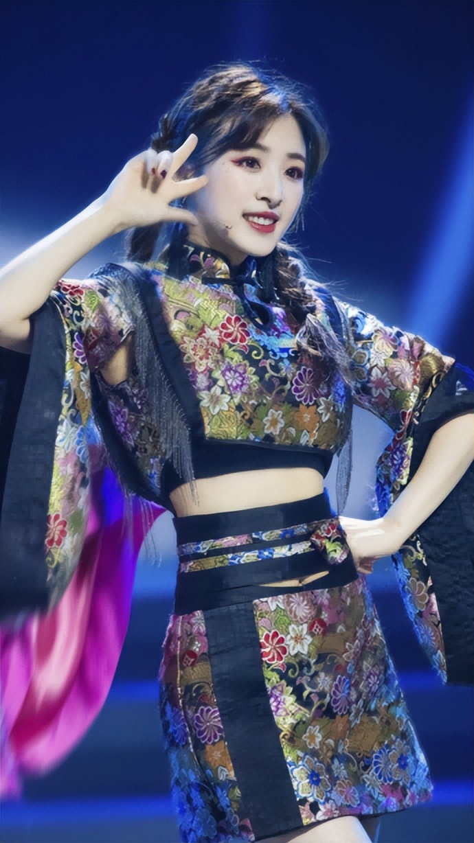 越瘦越丑的10位女星，个个皮松肉垮，脸无二两肉