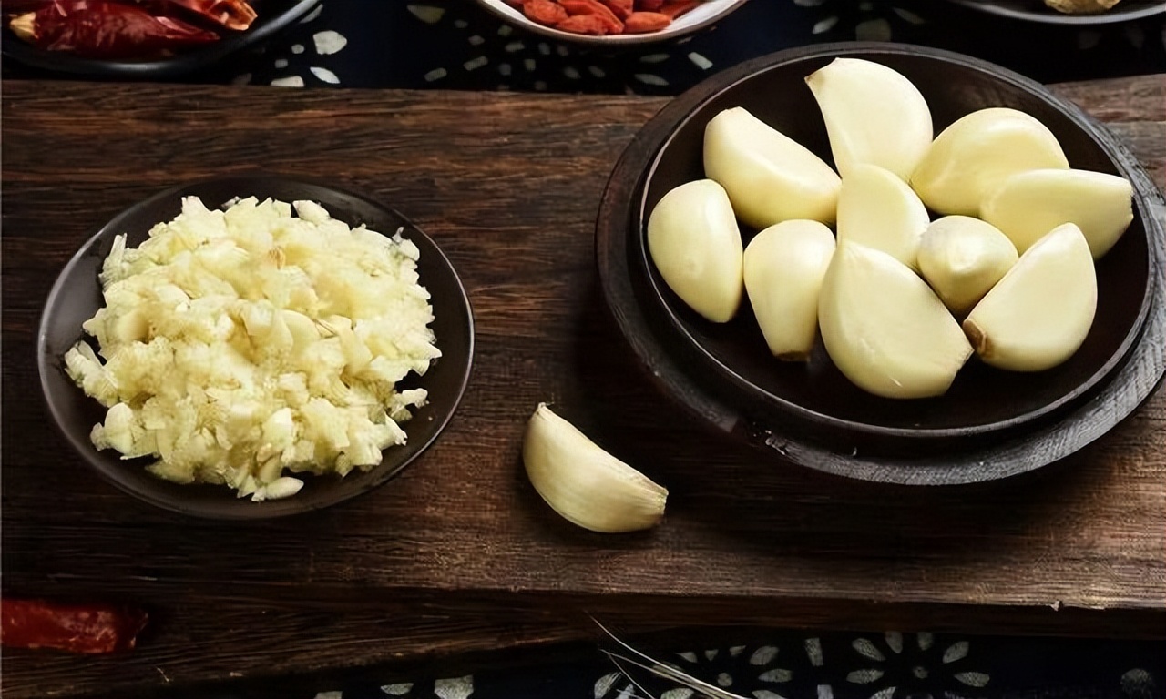 经常吃大蒜的人，或许会收获这8个好处，建议了解一下