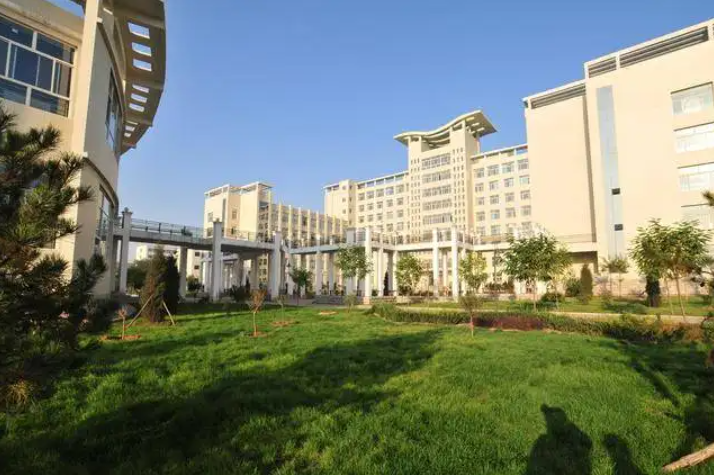 最强榜单！我国排名15强的医科大学，可分为4档，你在第几档？