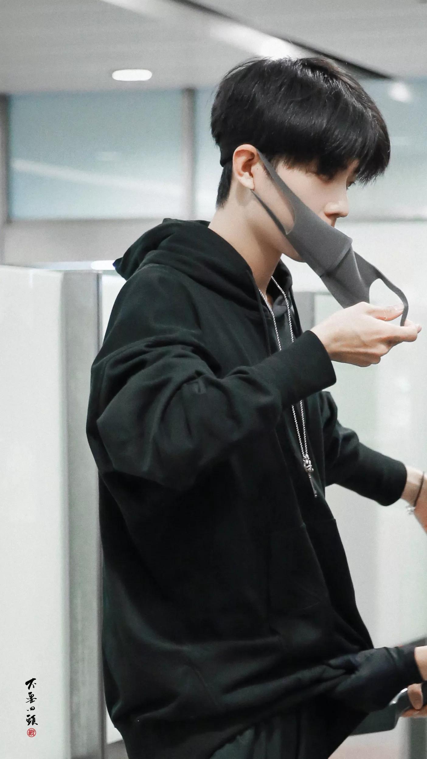 考古肖战:2018年9月—12月机场时间线汇总,今天请叫我收图狂魔