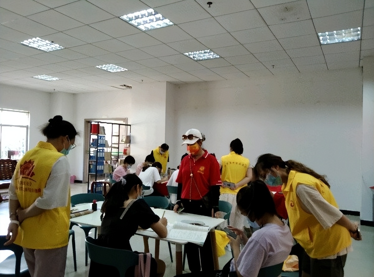 广东省惠州市向阳慈善会开展“多彩暑假 情暖学生”爱心公益活动