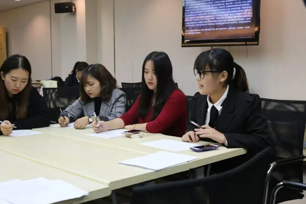 上海本科生晒“收入”，金额一言难尽，难怪那么多人想离开上海