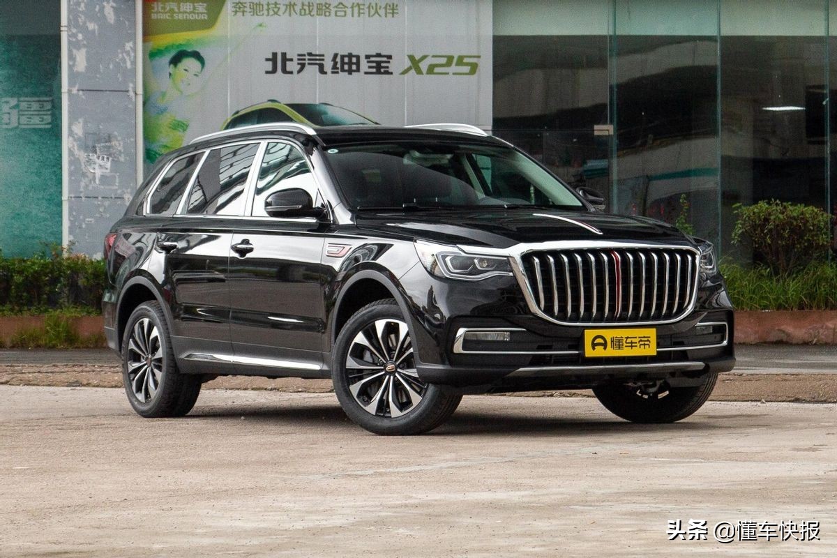 定位中大型SUV，3.0T车型配空气悬架，2022款红旗HS7选购建议