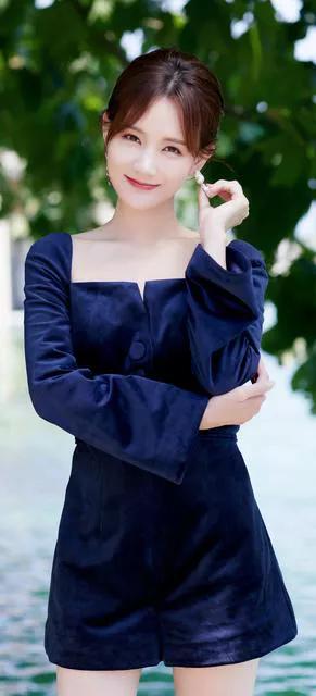 甜美可爱的李一桐