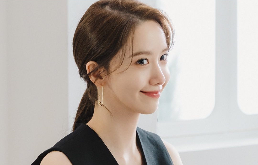 白皙皮肤优雅美貌少女时代允儿自称是星期一工作的普通孩子