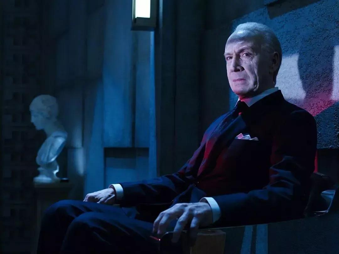 帕尔默帕尔默是石心集团老板,也就是他为了让血祖给你续命,运用财力物