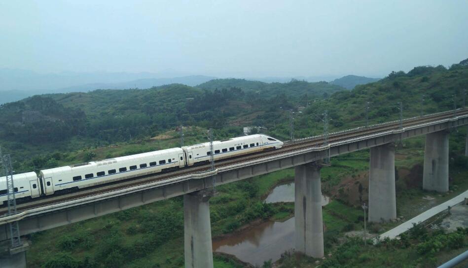 京沪高铁二线是一辆“顺风车”，很多城市都想搭上，济南该如何搭