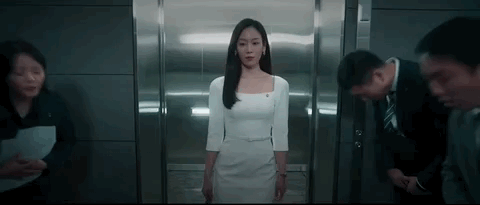 收视狂飙，爽到离谱，这才是真正的大女主